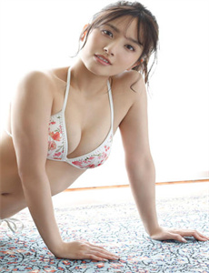 《松冈理穂》