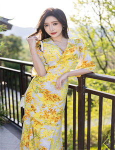 《人妻色情按摩院》
