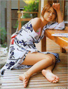 《美女操穴》