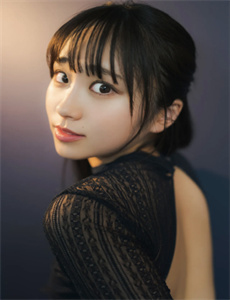 《戴向宇结婚照》