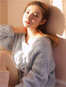 《粗长巨龙挤进美妇》