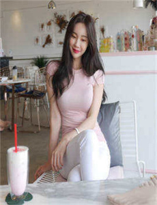 《一个朋友的妈妈中字巴巴鱼》