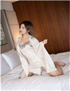 《黑仙女》
